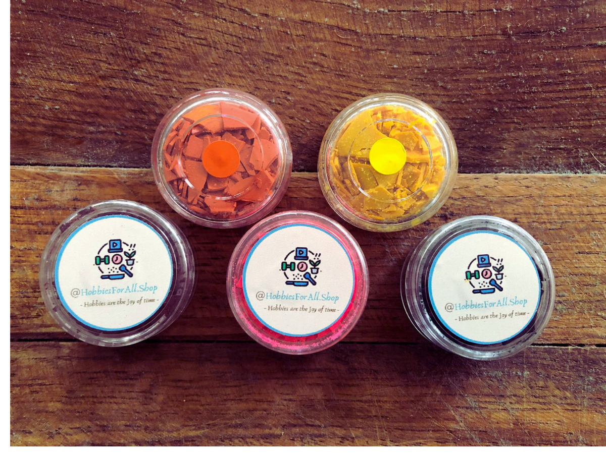 Candle dye chips for soy wax